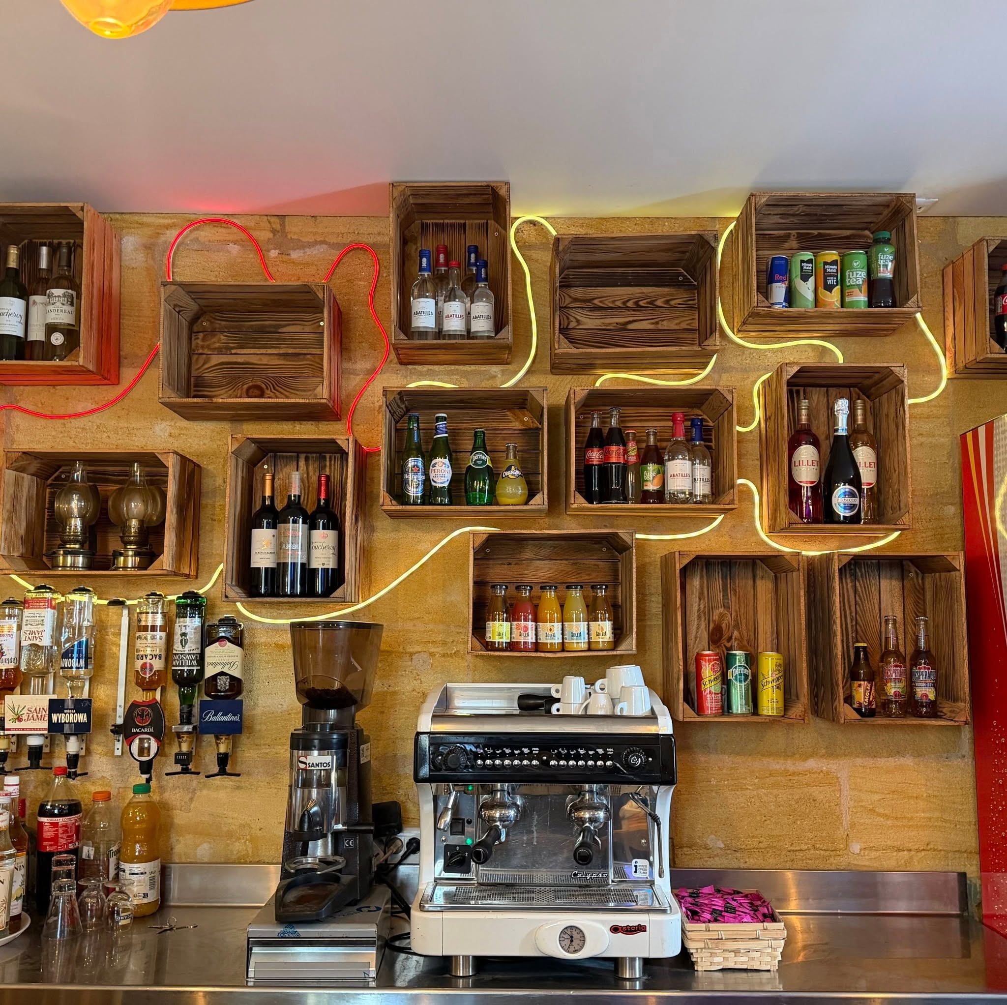 Le bar du Petit Naples